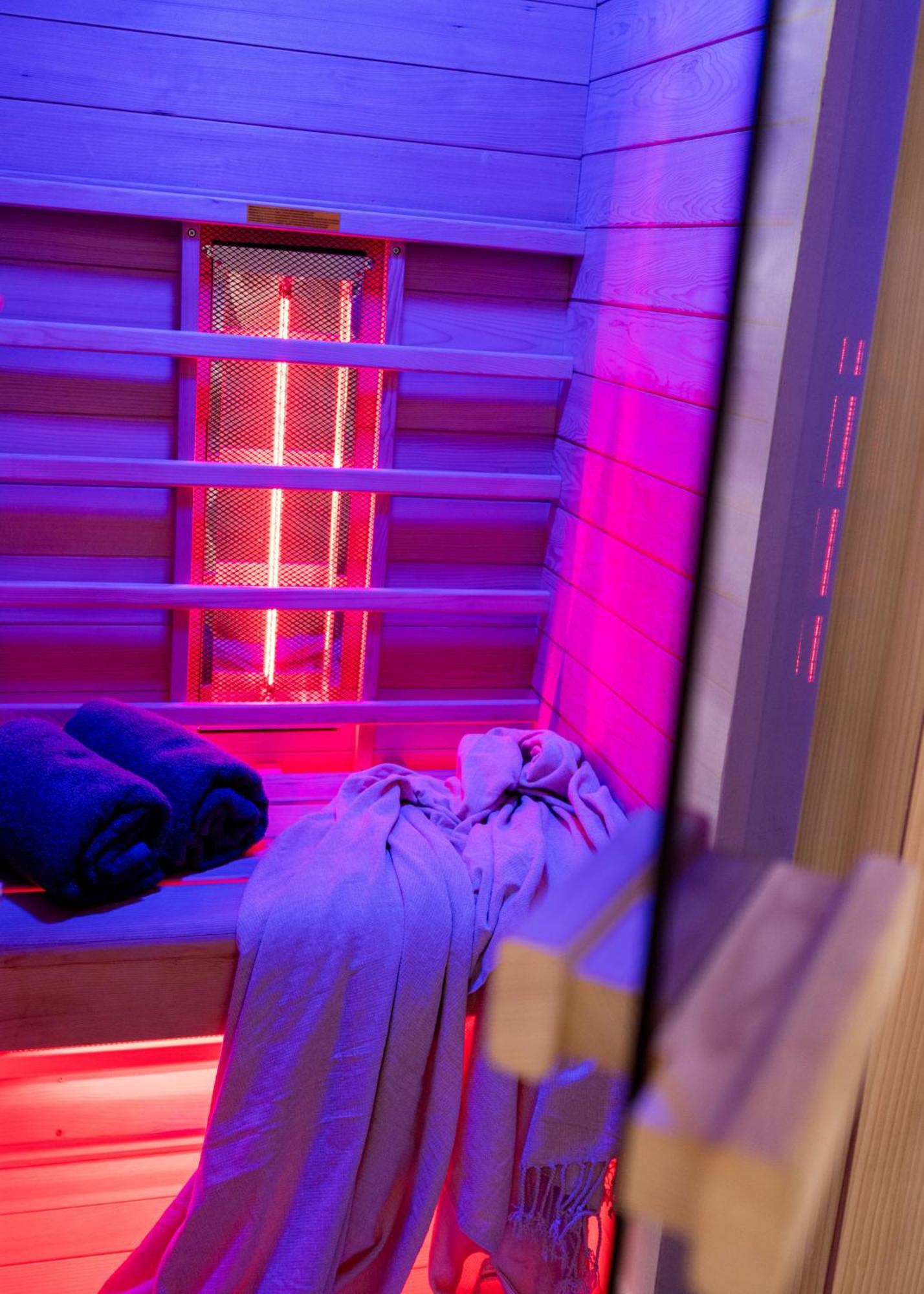 Wellness Retreat With Sauna & Jacuzzi - 1 Min To Opera Budapest Extérieur photo